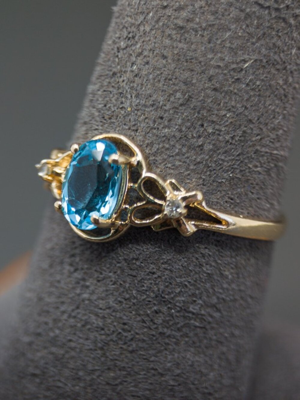 14k Gold Oval Blue Topaz Ring with Diamond Accents - Picture 15 of 16
